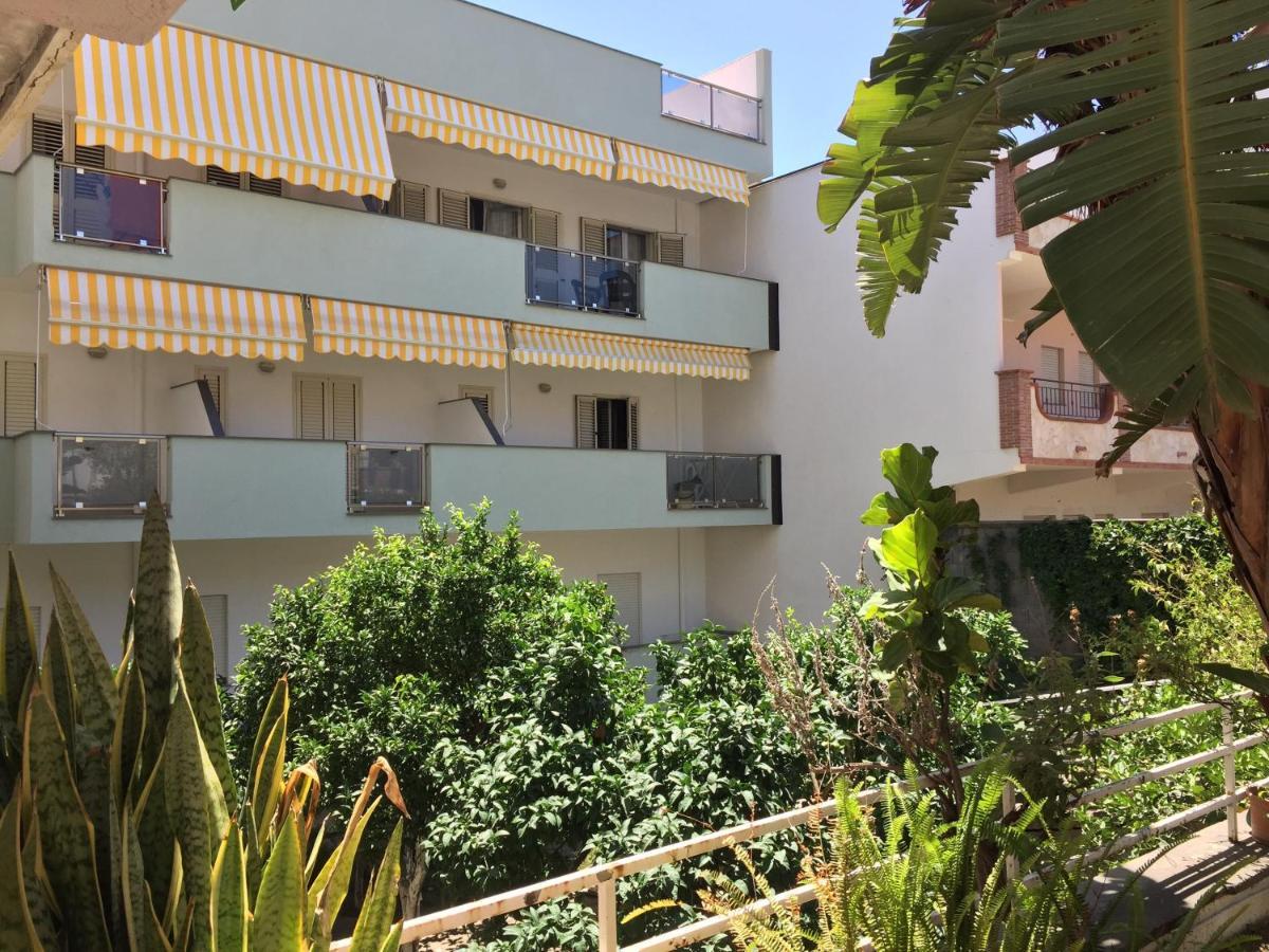 Le Zagare Apartments Sant'Alessio Siculo Ngoại thất bức ảnh